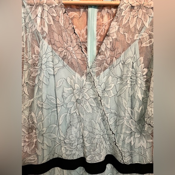 Lace Maxi Dress - Picture 3 of 7